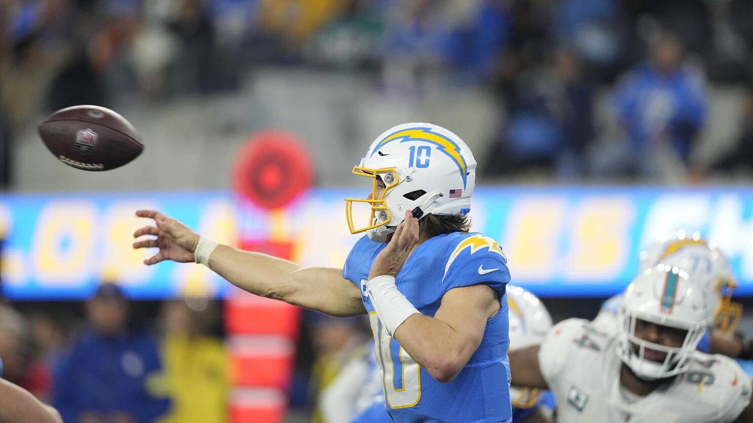 Column: Friskier Justin Herbert gives Chargers a shot in QB-rich