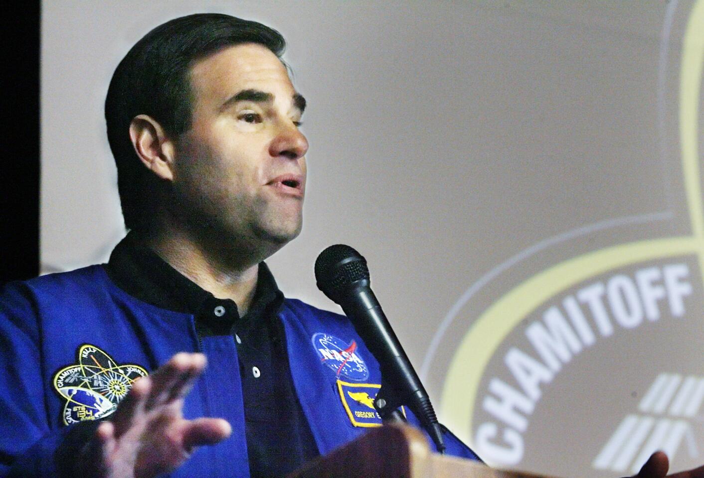 Astronaut speaks at Glendale school
