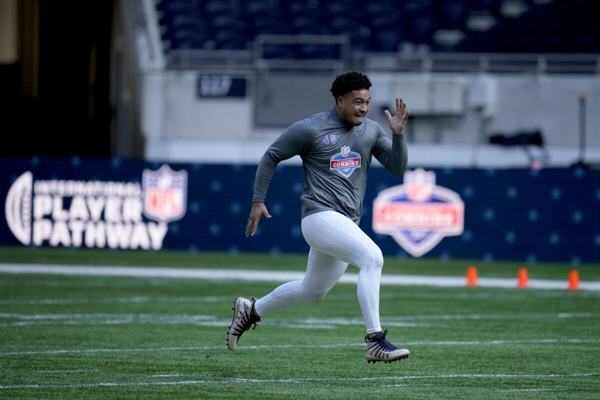 International players get taste of NFL at tryout in London - The