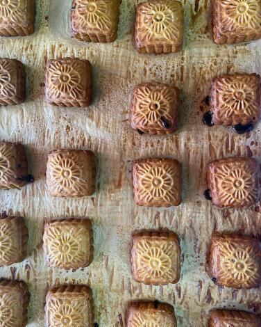 A tray of mooncakes