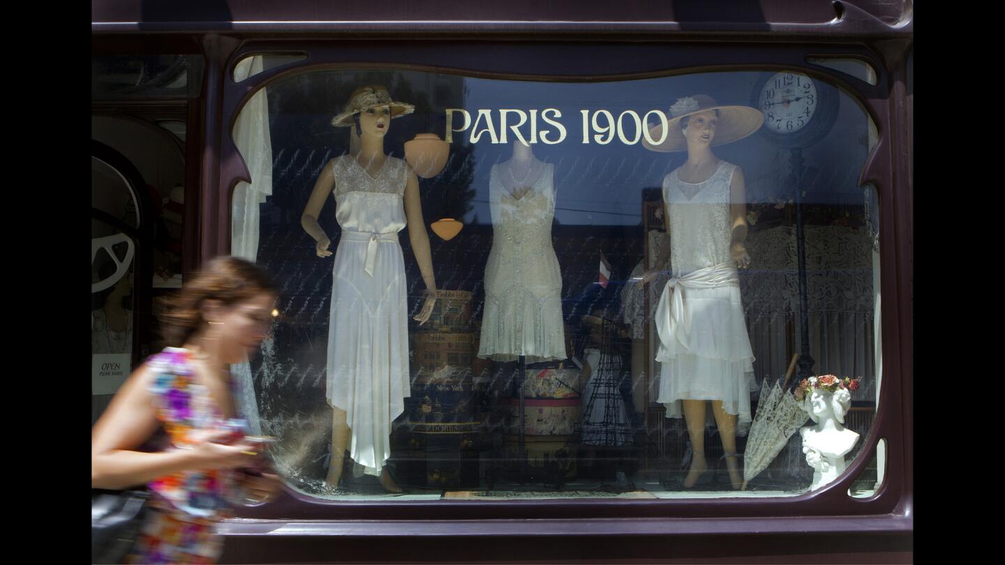 In 2012, the city of Santa Monica designated as a city landmark the historic Biedler-Heuer Building where Paris 1900 is located and named the window a Main Street "familiar visual feature," protecting it for a long time to come.