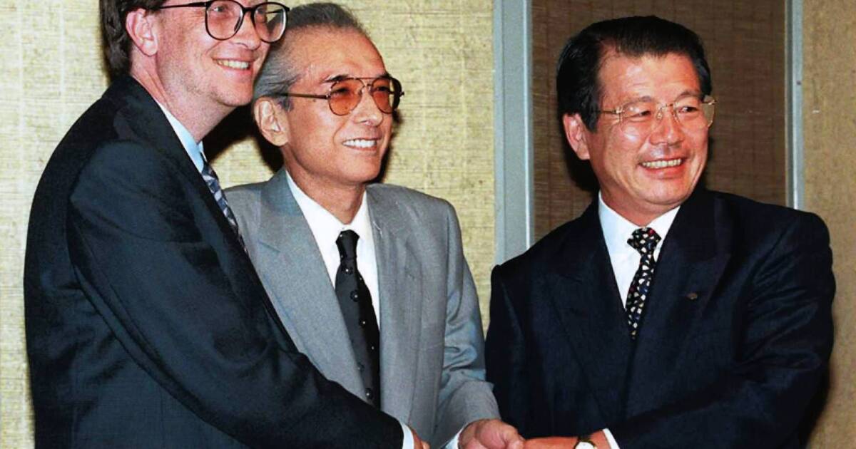 Hiroshi Yamauchi Dies At 85 Chief Of Nintendo Los Angeles Times