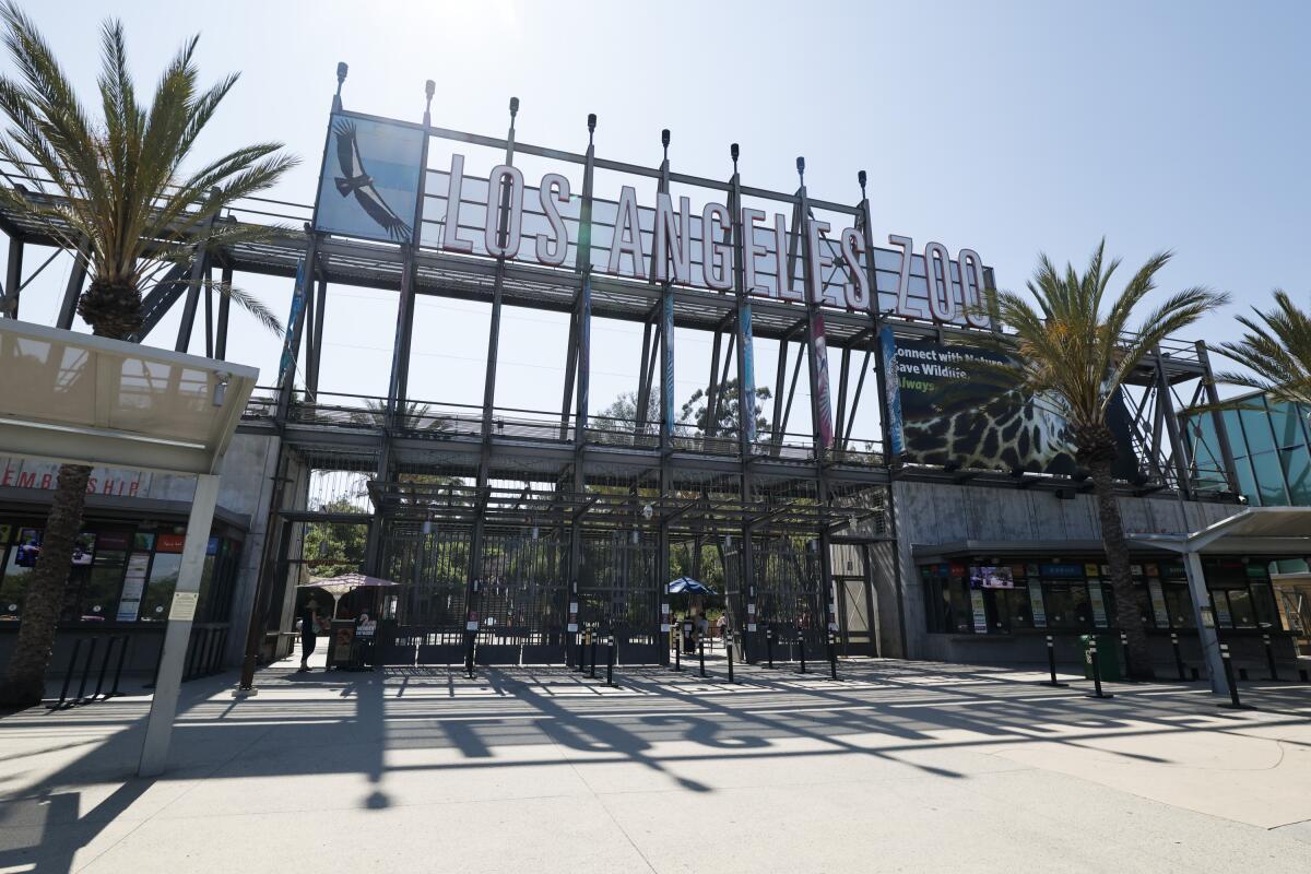 The front entrance of the Los Angeles Zoo.