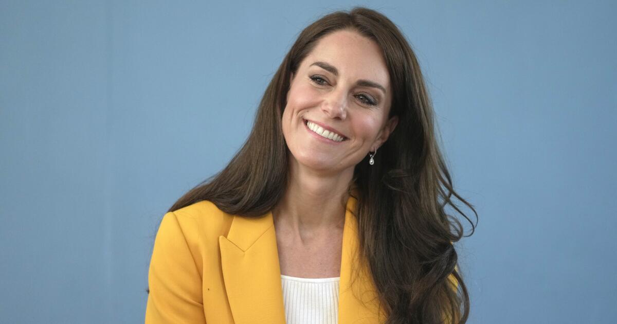 Kate Middleton’un ameliyattan sonra ‘evden çalıştığı’ bildirildi