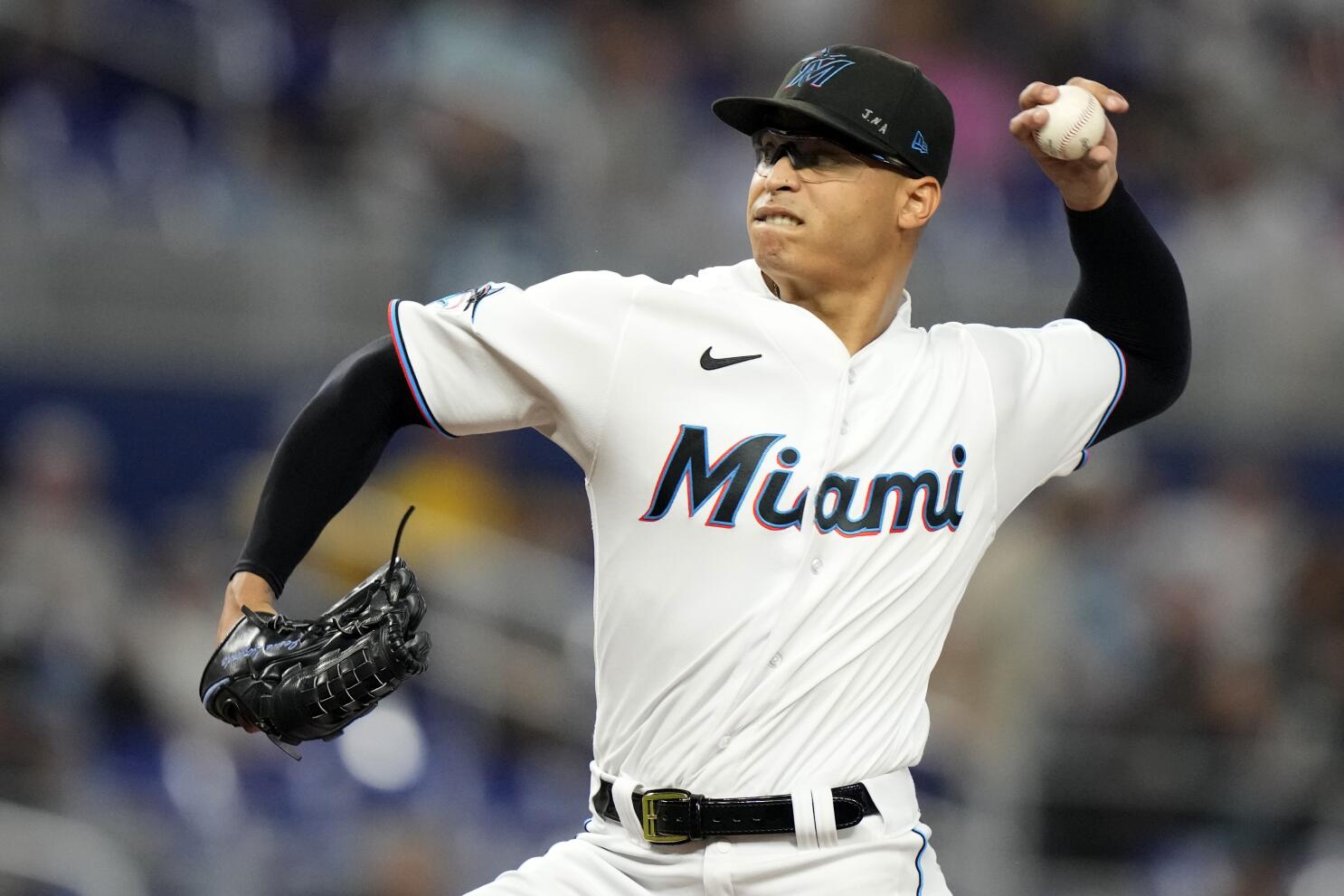 Jesus Luzardo de los Marlins a lanzar por VENEZUELA en el WORLD