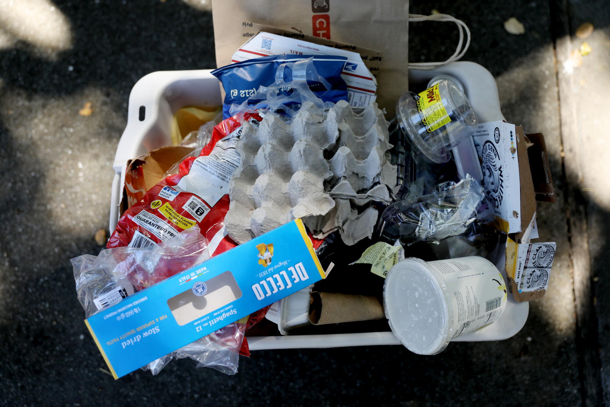 People Using Plastic Substatutes How can we reduce the use of plastic in our daily life? - Los Angeles Times