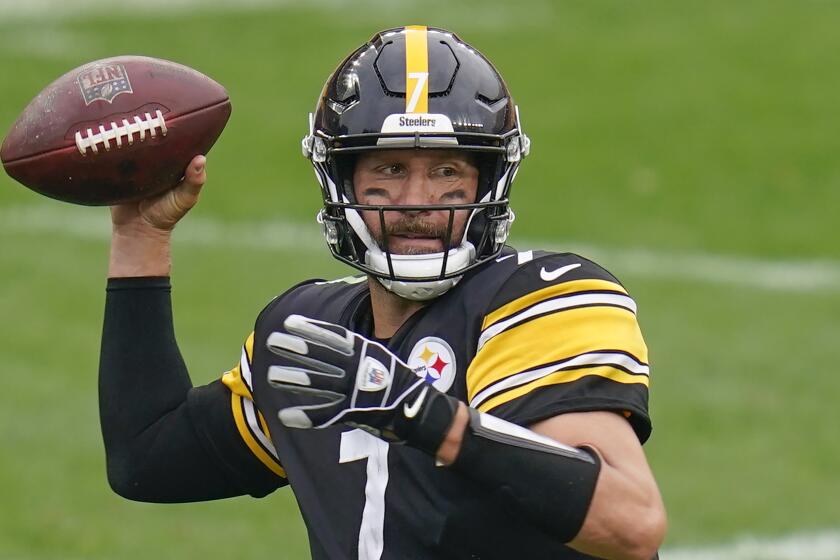 Pittsburgh Steelers quarterback Ben Roethlisberger (7) plays in an NFL football game.