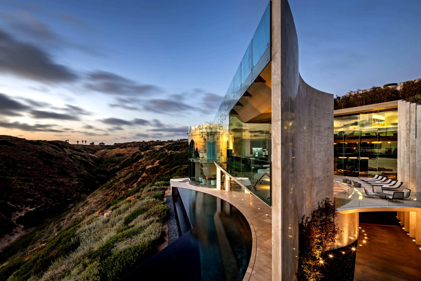 Hot Property Alicia Keys Gets Into The La Jolla State Of Mind