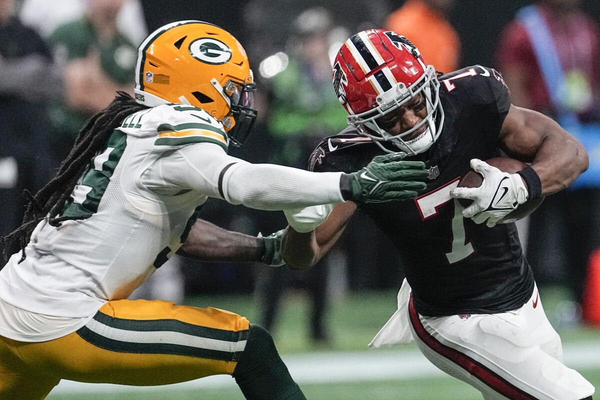 Falcons jersey number updates, from Bijan Robinson to Younghoe Koo - The  Falcoholic