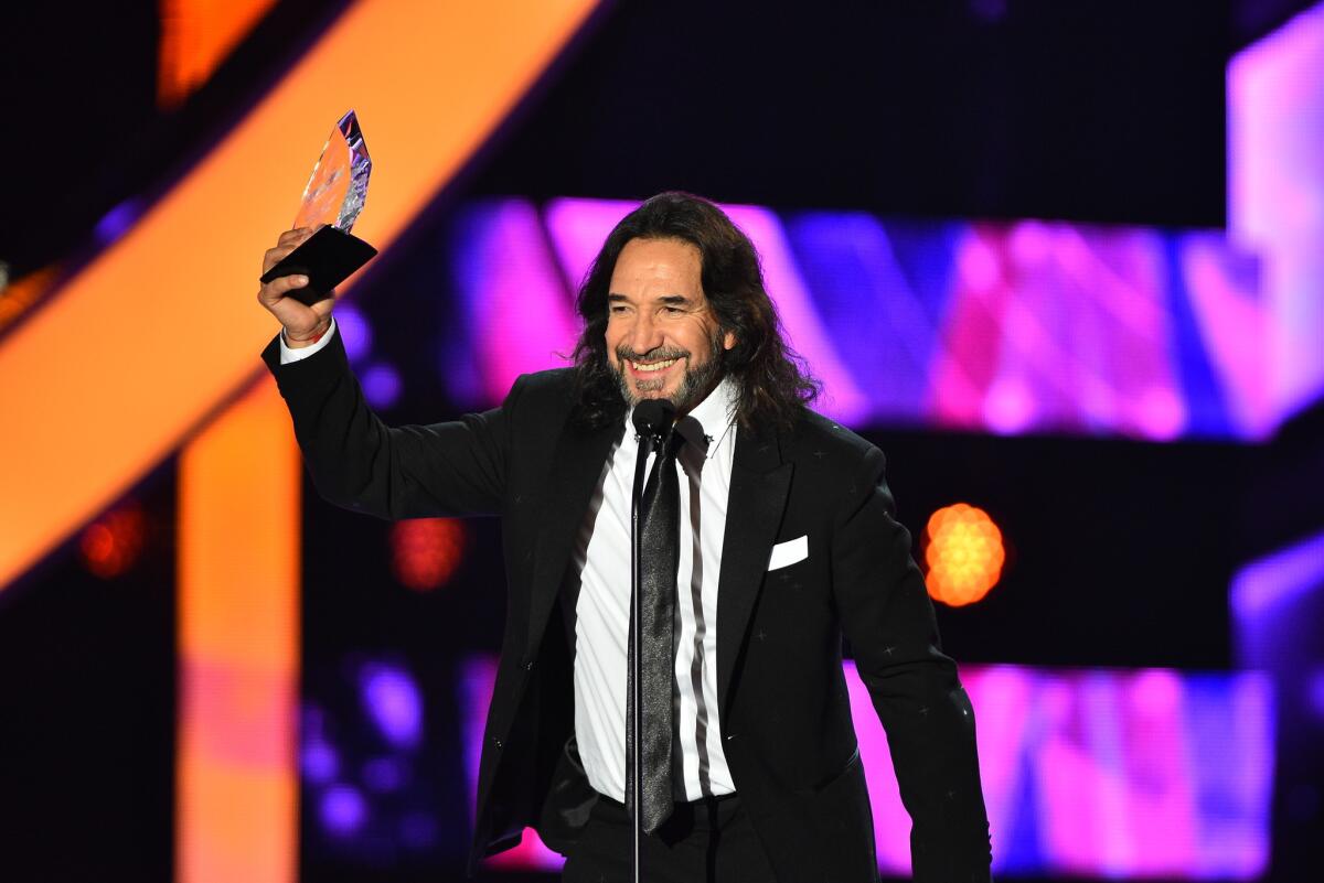 Marco Antonio Solís recibió el Premio a la Trayectória