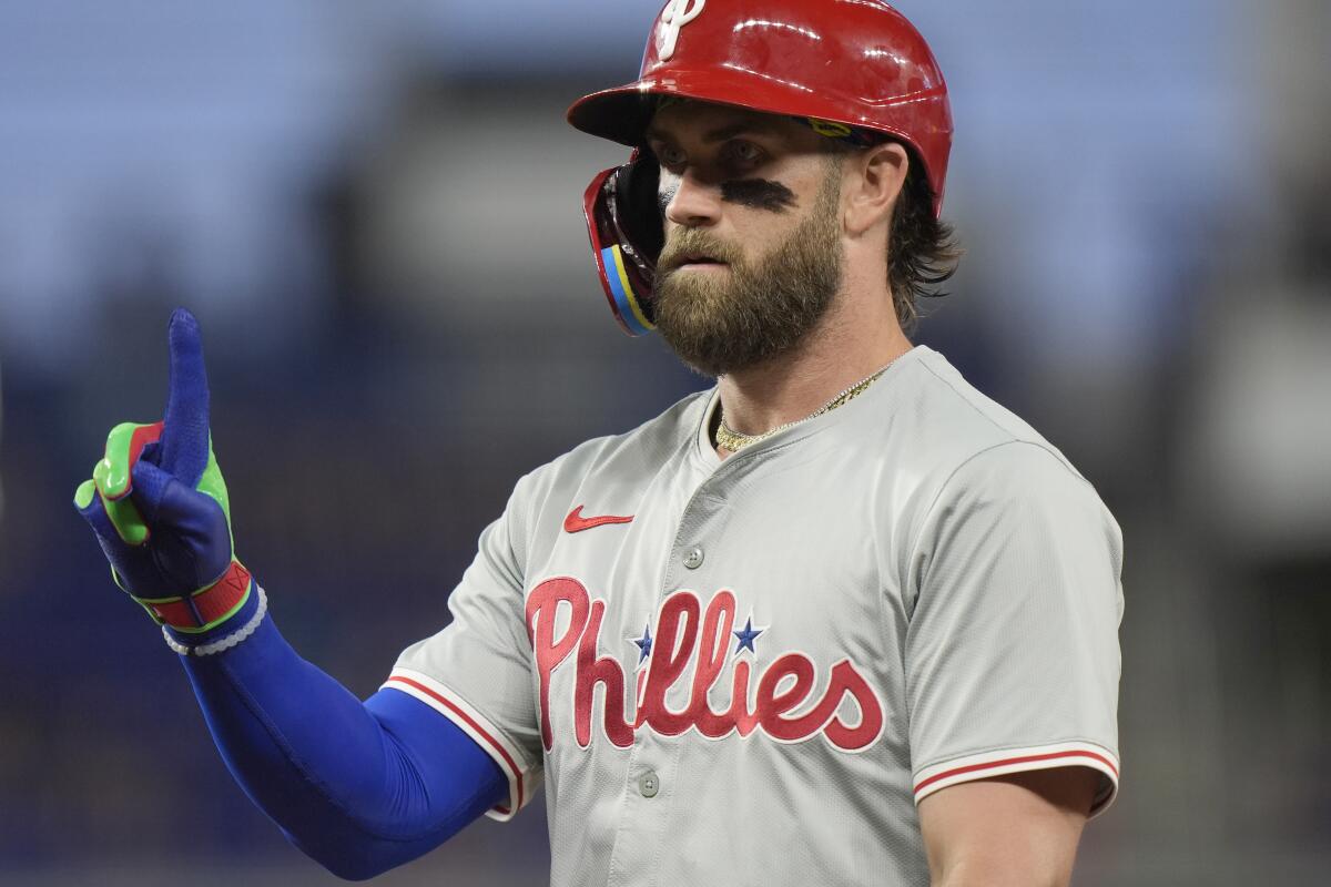 Harper returns to the Phillies' lineup after missing one game with a  migraine - The San Diego Union-Tribune
