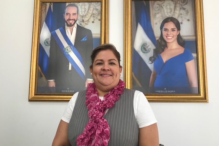 Alicia Villamariona, cónsul general de El Salvador en Los Ángeles, asumió ese cargo el 1 de octubre.