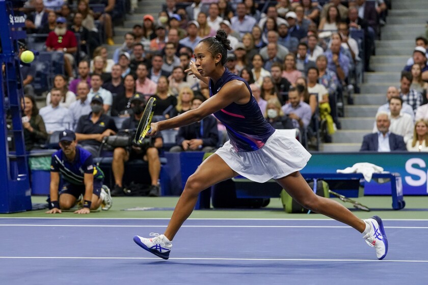 Leylah Fernandez returns a shot to Aryna Sabalenka during the U.S. Open semifinals on Thursday.