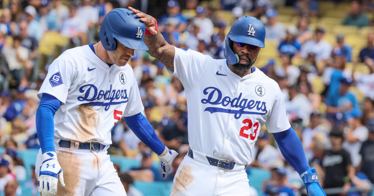 Hernández: Dodgers are winning again, but who's convinced this team will win in October?