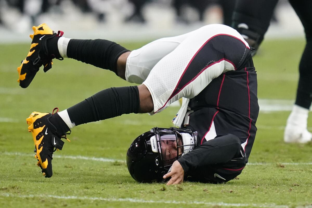 Eagles stay undefeated, hang on to beat Cardinals 20-17