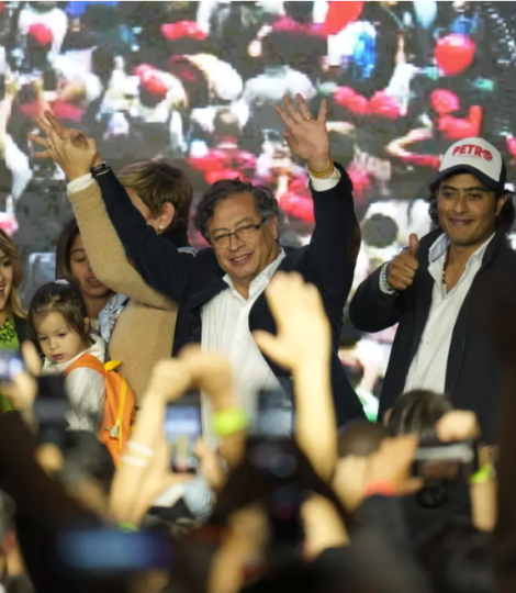 ARCHIVO - El candidato presidencial Gustavo Petro