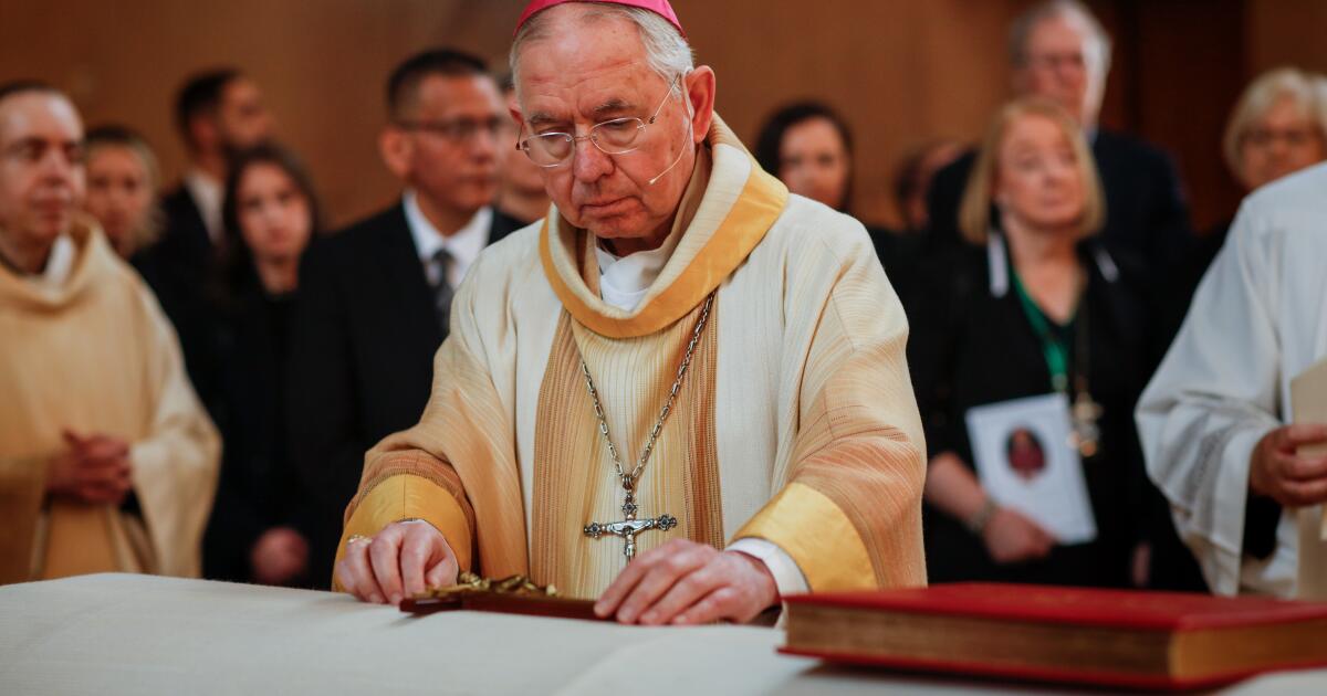 LA archbishop José Gomez expresses 'dismay and pain' as Dodgers set to  honor Sisters of Perpetual Indulgence - ABC7 Los Angeles