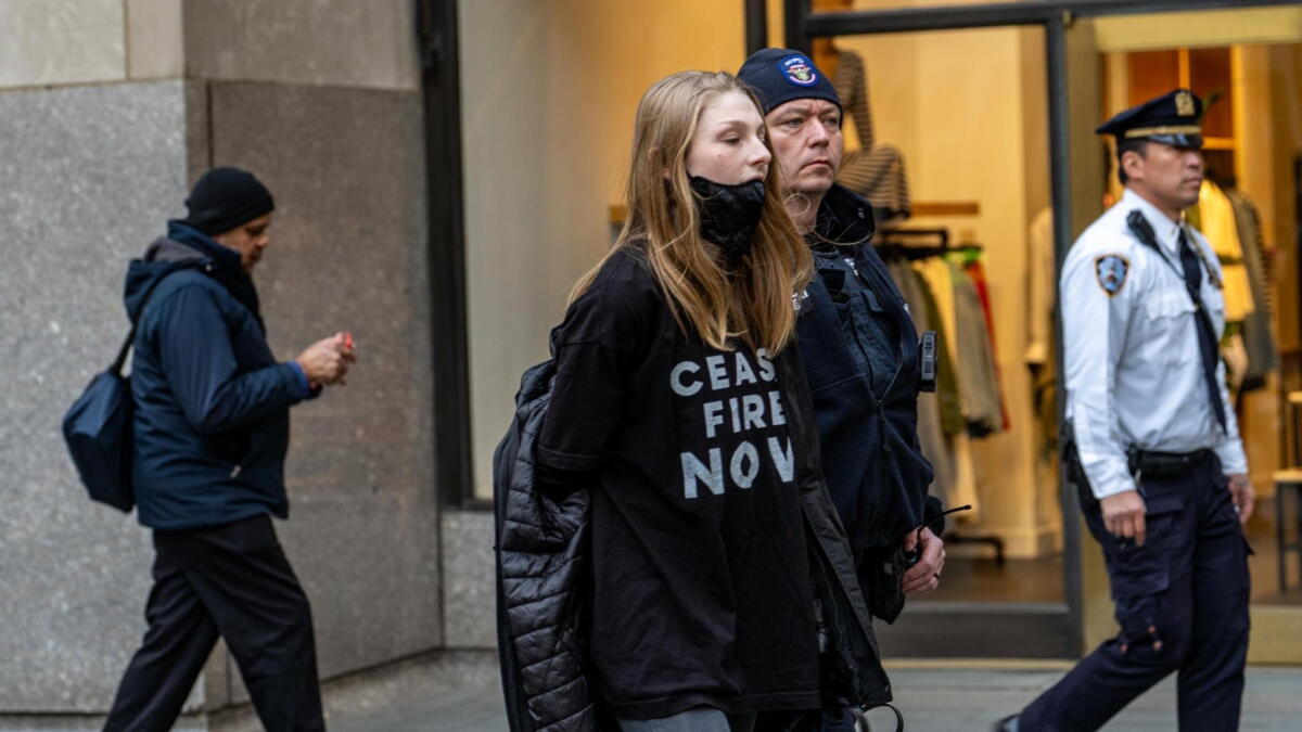 'Euphoria's' Hunter Schafer arrested in cease-fire demonstration - Vimarsana News