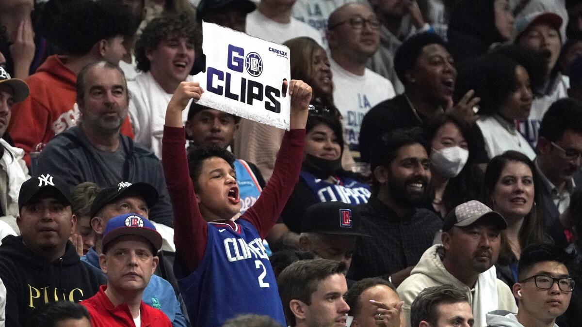 LA Clippers' 2022 open practice leaves fans excited for the regular season