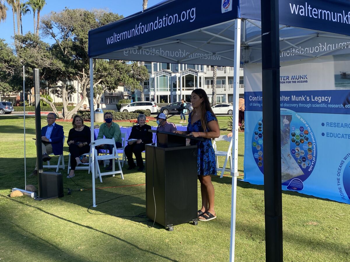 UCSD student Kalia Chalom, a recipient of a Walter Munk Foundation scholarship, speaks at a celebration of Munk's birthday. 