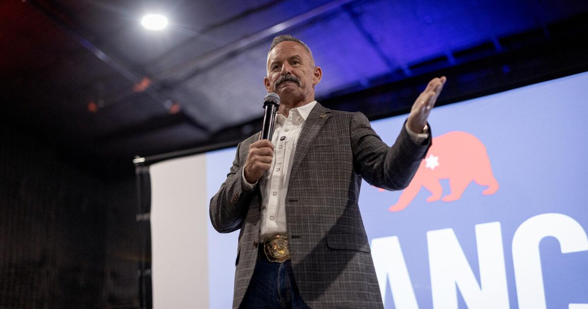 Le shérif de Riverside, qui s’oppose aux responsables californiens, obtiendra davantage de voix