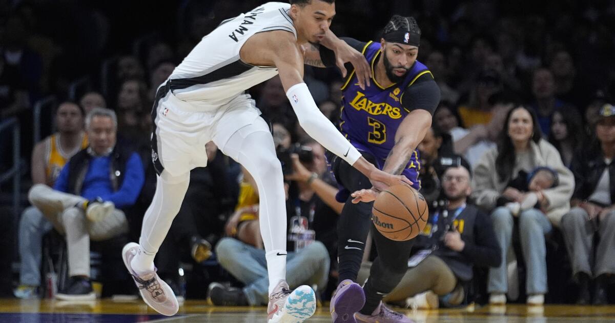 Elliott: Lakers, Victor Wembanyama'nın nadir performansının üstesinden gelebilir