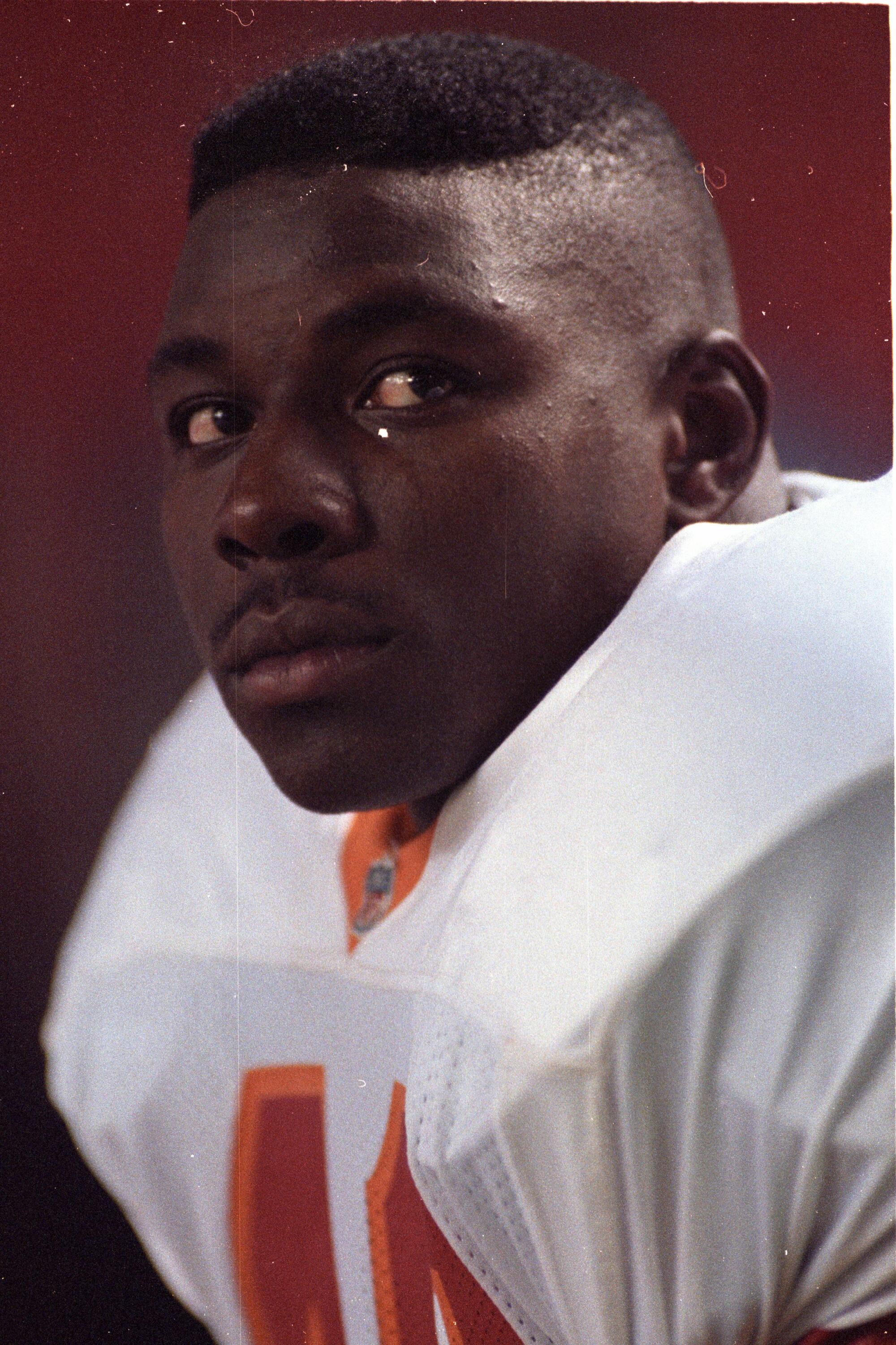 Linebacker Demetrius DuBose of the Tampa Bay Buccaneers in 1993