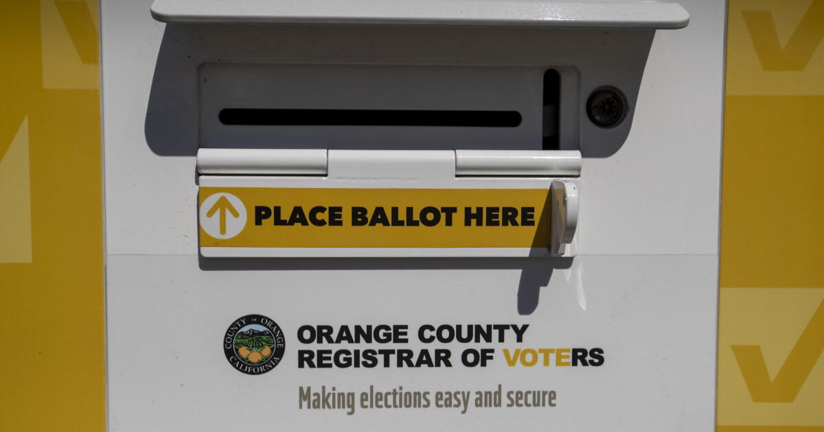 Socal Woman Who Registered Dog To Vote Must Pay For Billboards With Her Picture On Them - Beritaja Socal Woman Who Registered Dog To Vote Must Pay For Billboards With Her Picture On Them - Beritaja