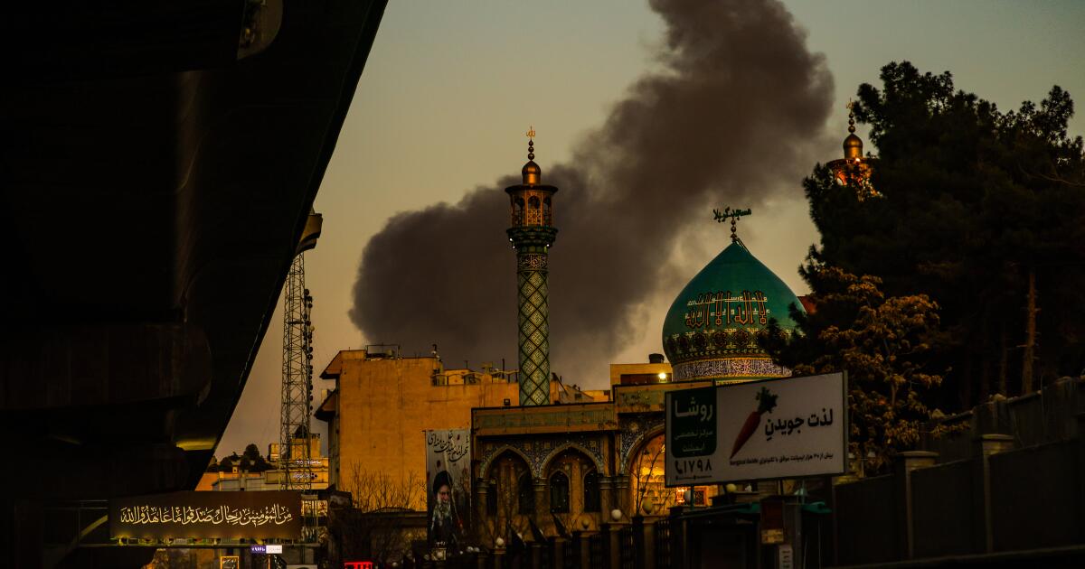 Trump promete intensificar la guerra a medida que surgen divisiones en Irán