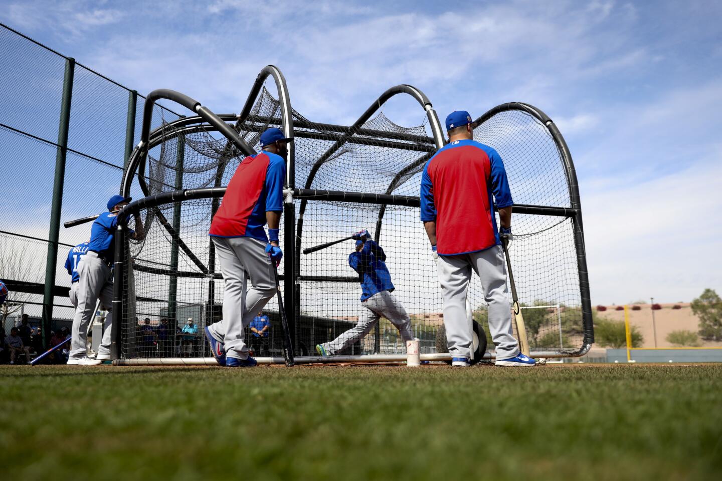ct-cubs-arrive-at-spring-training-photos-047