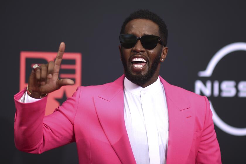 Sean "Diddy" Combs llega a los Premios BET en el Microsoft Theater de Los Ángeles, el 26 de junio de 2022.