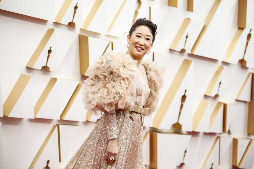 HOLLYWOOD, CA – February 9, 2020: Sandra Oh arriving at the 92nd Academy Awards on Sunday, February 9, 2020 at the Dolby Theatre at Hollywood & Highland Center in Hollywood, CA. (Jay L. Clendenin / Los Angeles Times)