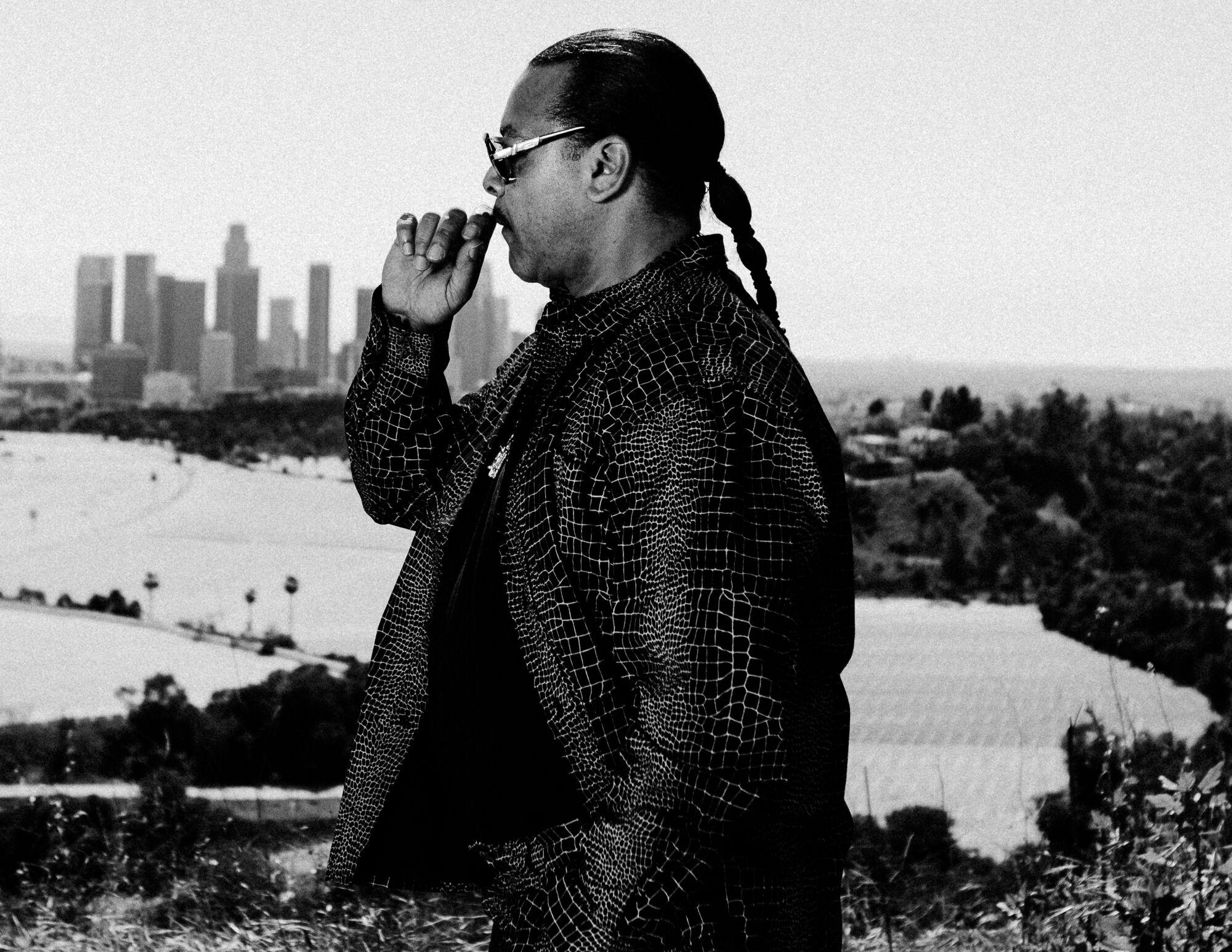 A side pose by West Coast rap legend Suga Free.