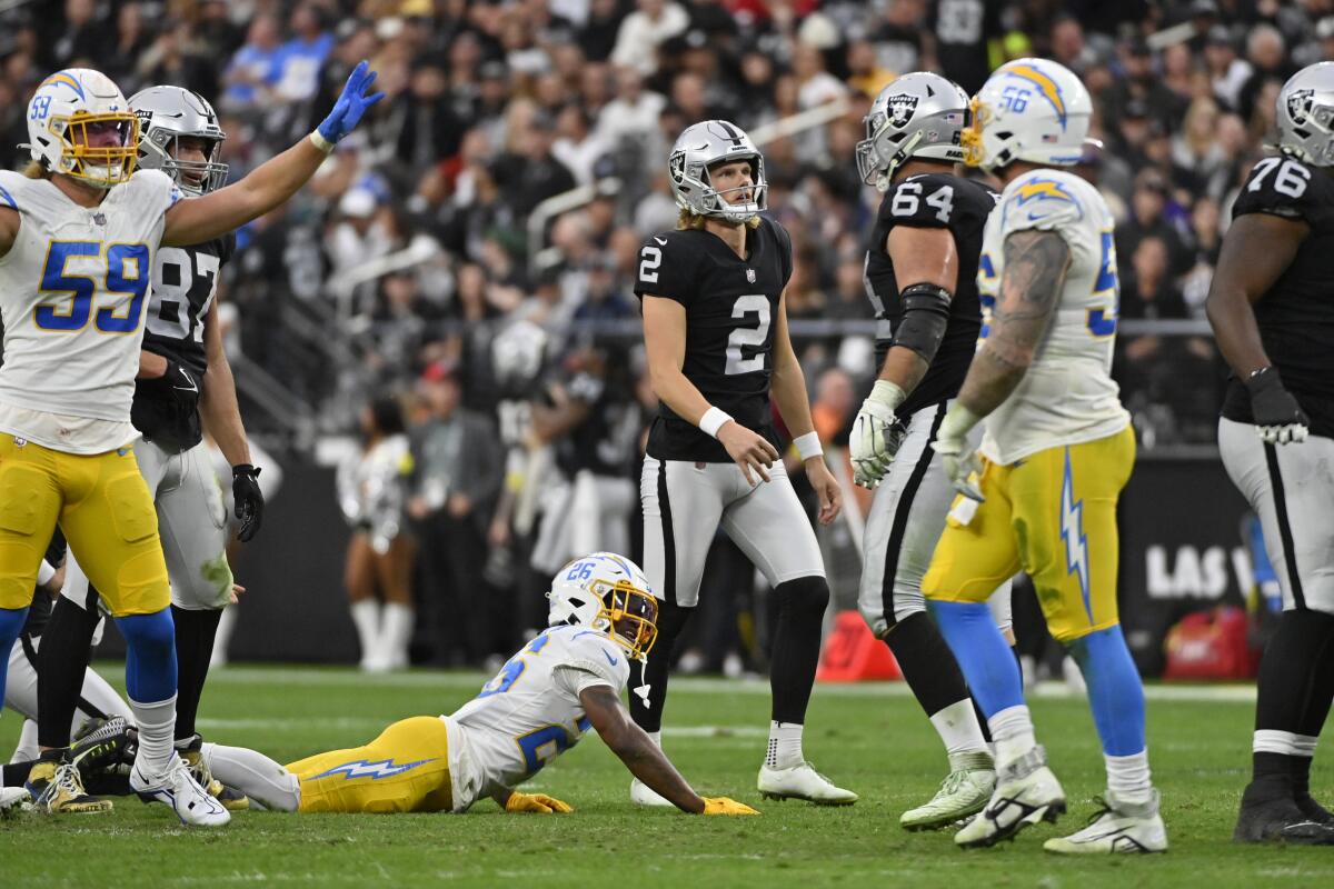 Las Vegas Raiders kicker Daniel Carlson reacts after missing a field-goal attempt late in the first half.