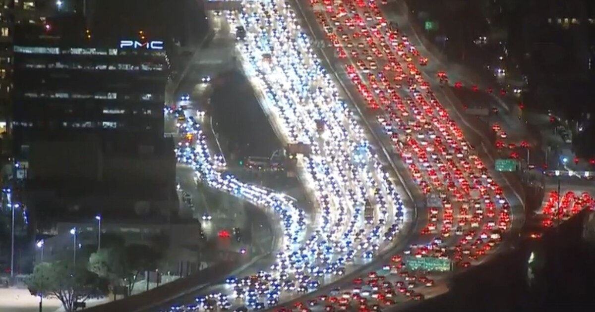 How 405 Freeway gridlock became the iconic image of an L.A ...