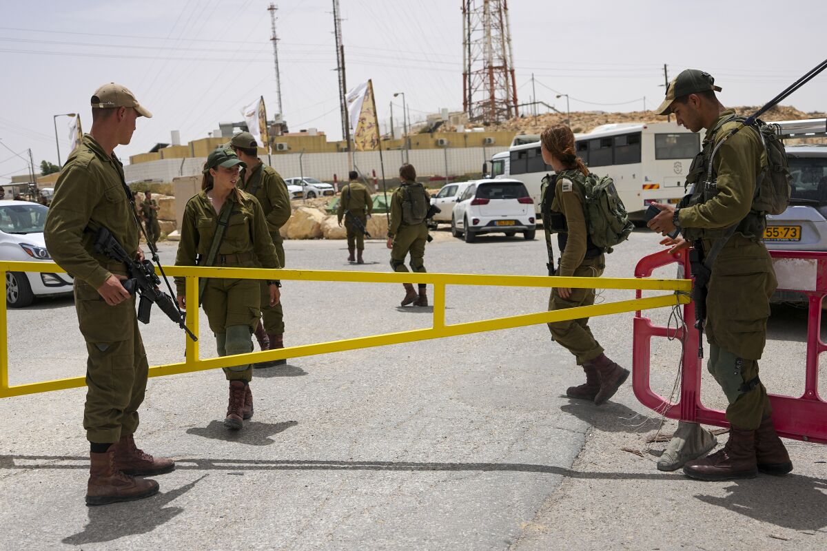Tiroteo en frontera mata a tres soldados israelíes y un oficial egipcio - San Diego Union-Tribune en Español