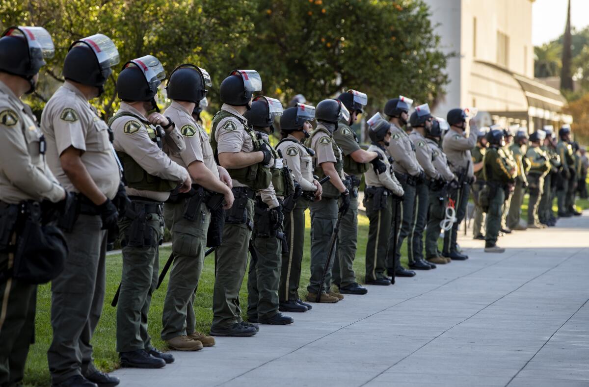 EEUU: 64 policías murieron baleados en el trabajo en 2022 - Los Angeles Times