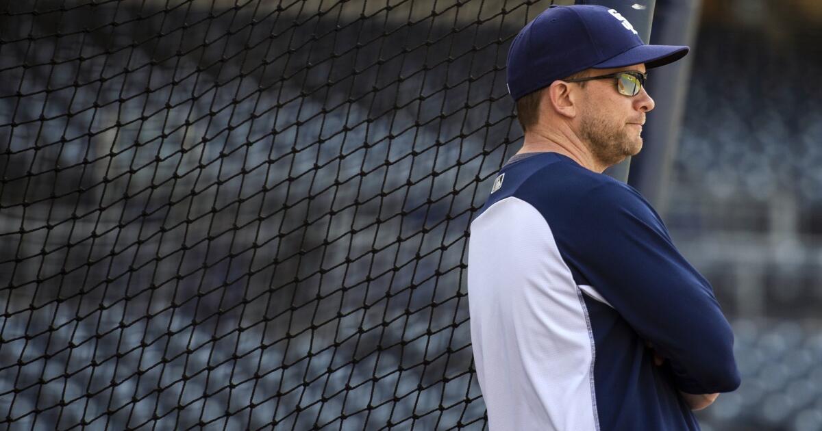 Padres fire manager Andy Green; communication issues cited - The San Diego  Union-Tribune