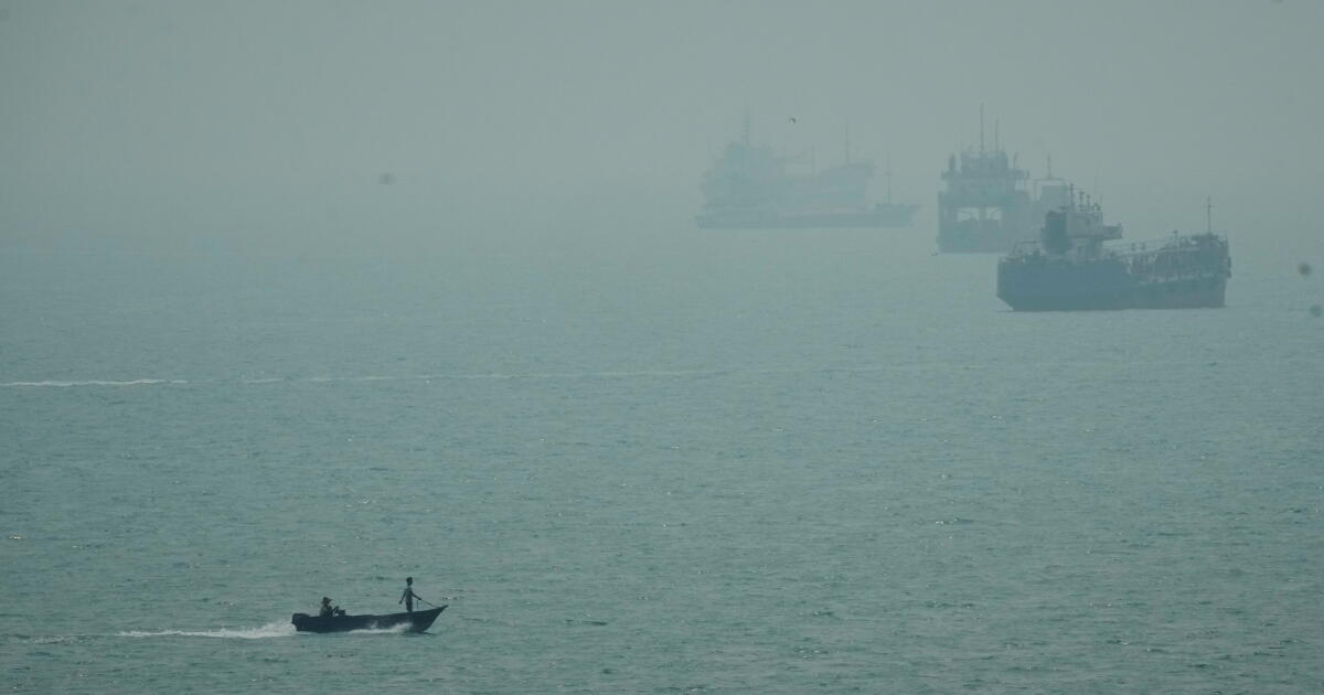 Attack on Iranian Cargo Vessel in the Strait of Hormuz Results in One Fatality, According to Iranian Reports Attack on Iranian Cargo Vessel in the Strait of Hormuz Results in One Fatality, According to Iranian Reports