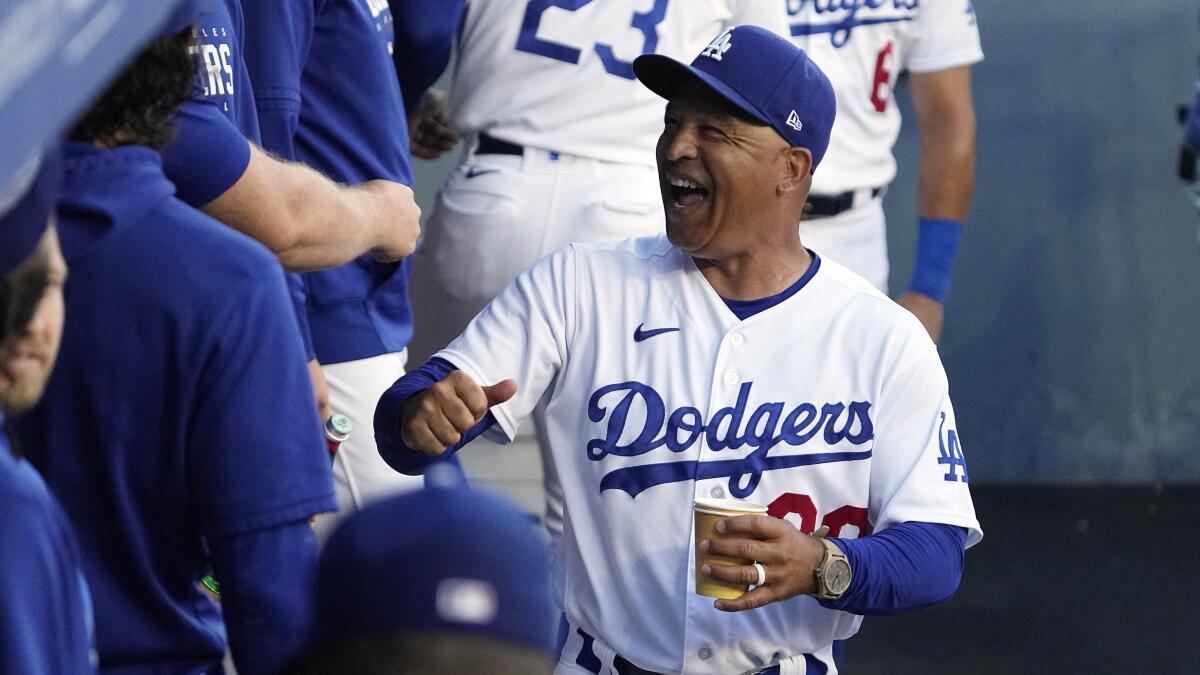 Dave Roberts, Dodgers open spring training with plenty of questions to  answer - Los Angeles Times