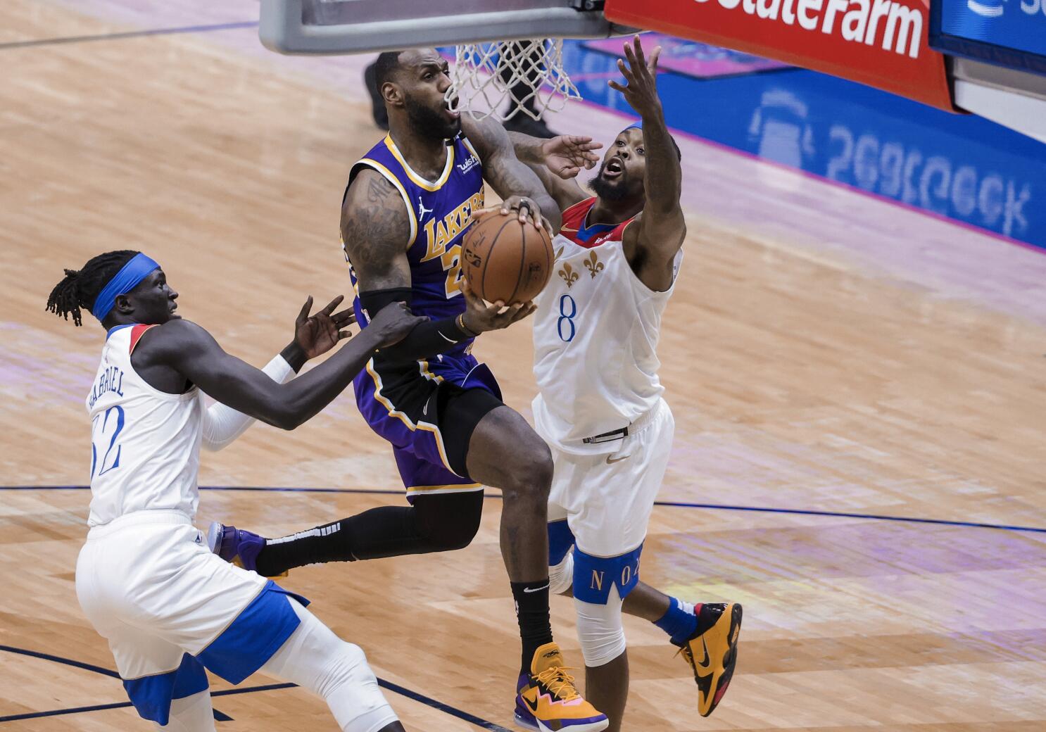 Los Angeles Lakers 2020 NBA Champions Official Commemorative Poster -  Trends International