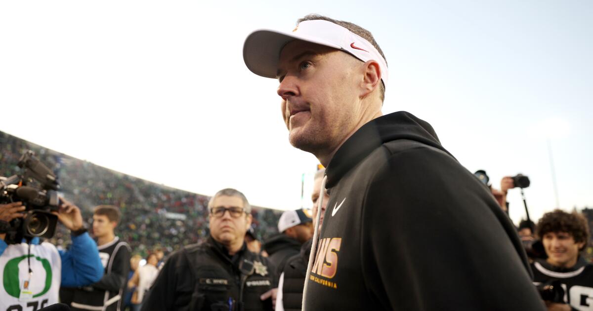 Lincoln Riley should be on hot seat after USC flops vs. Oregon Lincoln Riley should be on hot seat after USC flops vs. Oregon