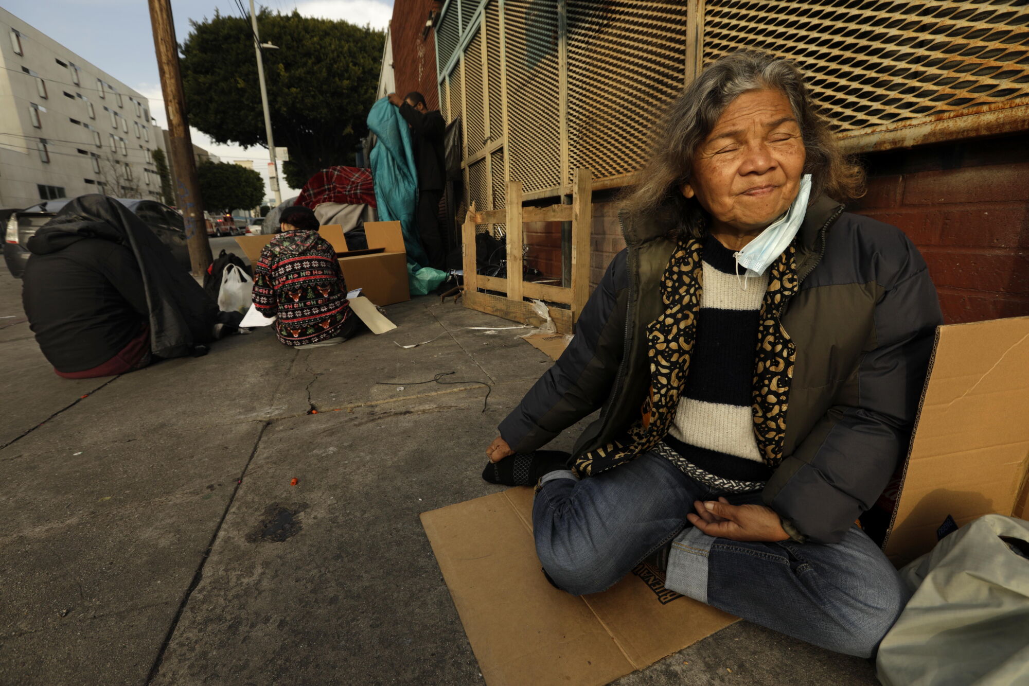 Toothless Homless Karen Bass' homelessness plan: L.A. remains skeptical, poll shows - Los ...