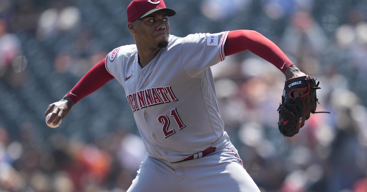 Cincinnati Reds starting pitcher Ben Lively delivers a pitch during News  Photo - Getty Images