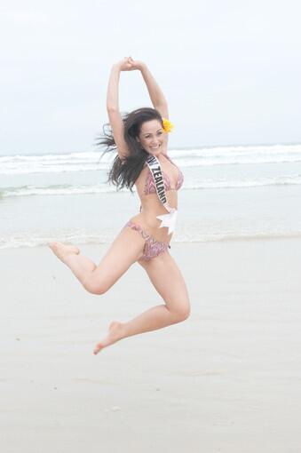 Swimsuit: Miss New Zealand 2011 Priyani Puketapu