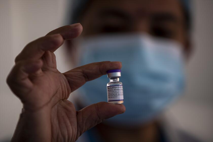 Órgano regulador mexicano pospone la aprobación para comercializar las vacunas anticovid
