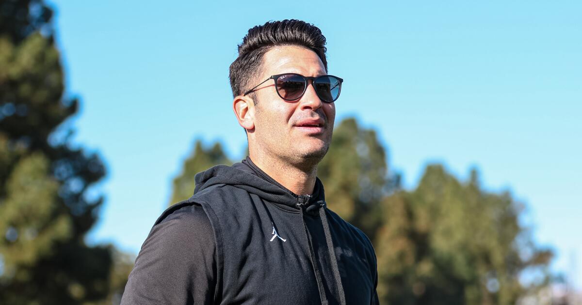 UCLA offensive coordinator Tino Sunseri is leaving the team UCLA offensive coordinator Tino Sunseri is leaving the team
