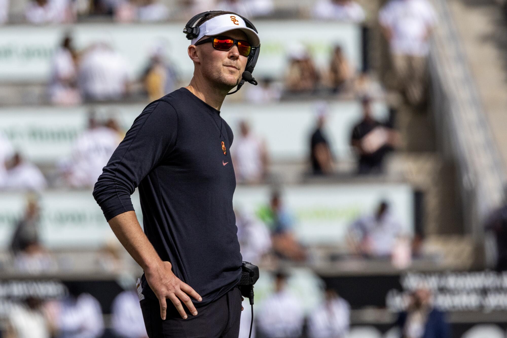 USC coach Lincoln Riley grapples with balancing family, football - Los Angeles Times