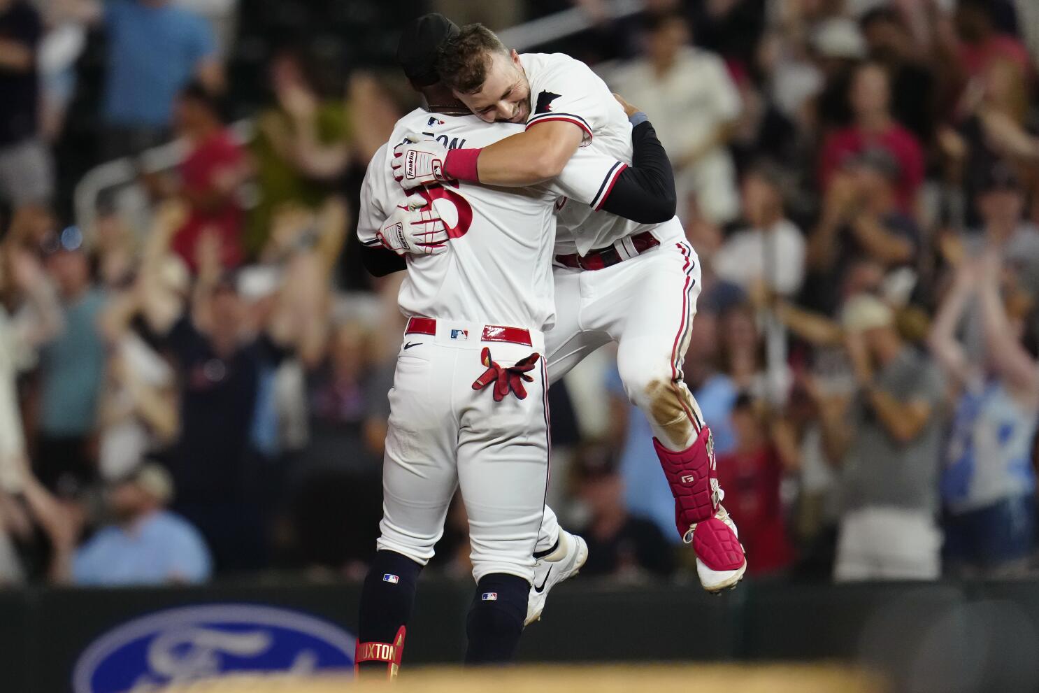 Red Sox beat Twins 10-4 for 6th straight win