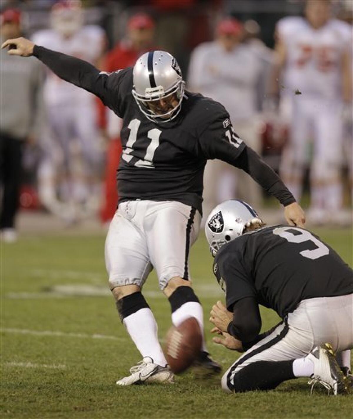 Sebastian Janikowski, Oakland Raiders beat San Diego Chargers to